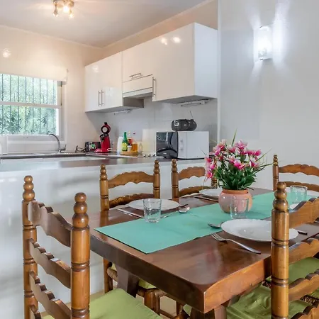 Spacious Ground Floor *